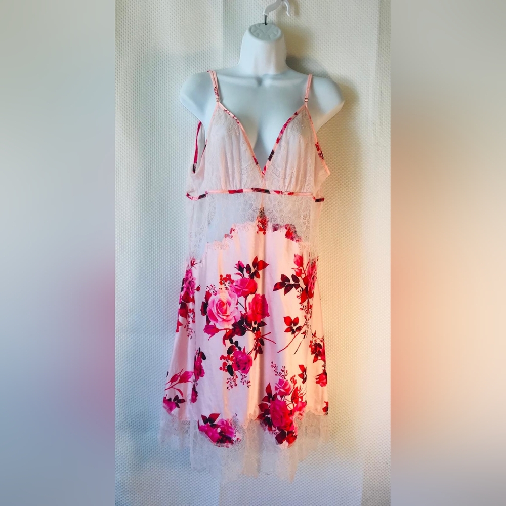 Floral Lace Trim Nightgown